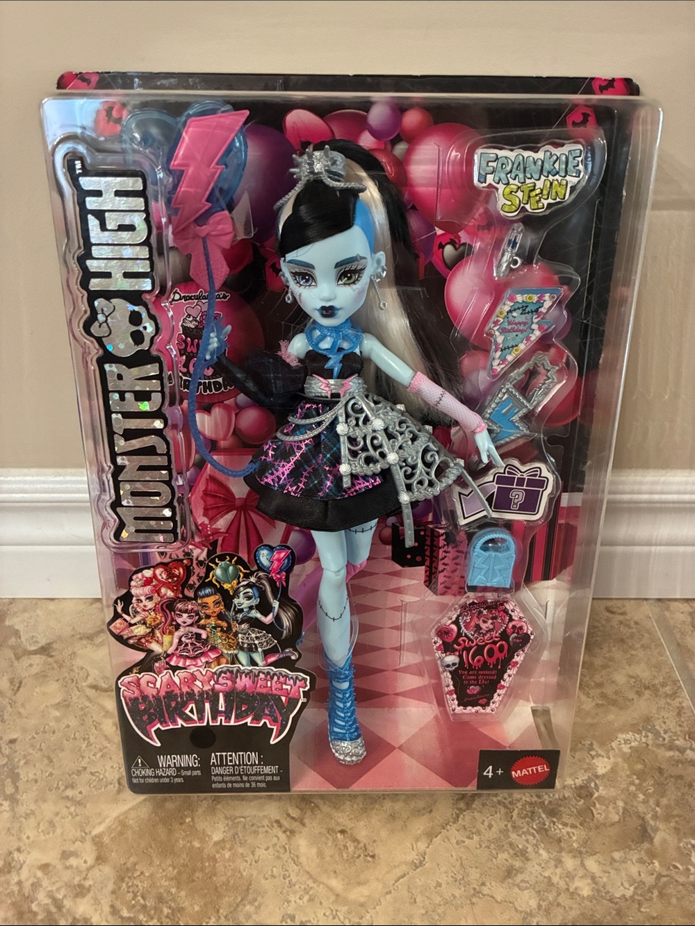 monster high Frankie Stein Doll - Scary Sweet Birthday NEW 7 accessories